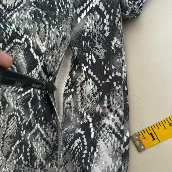 Style & Co. Sport Size L Gray Black Snakeskin Pattern Athletic Jacket Full Zip - Picture 14 of 14